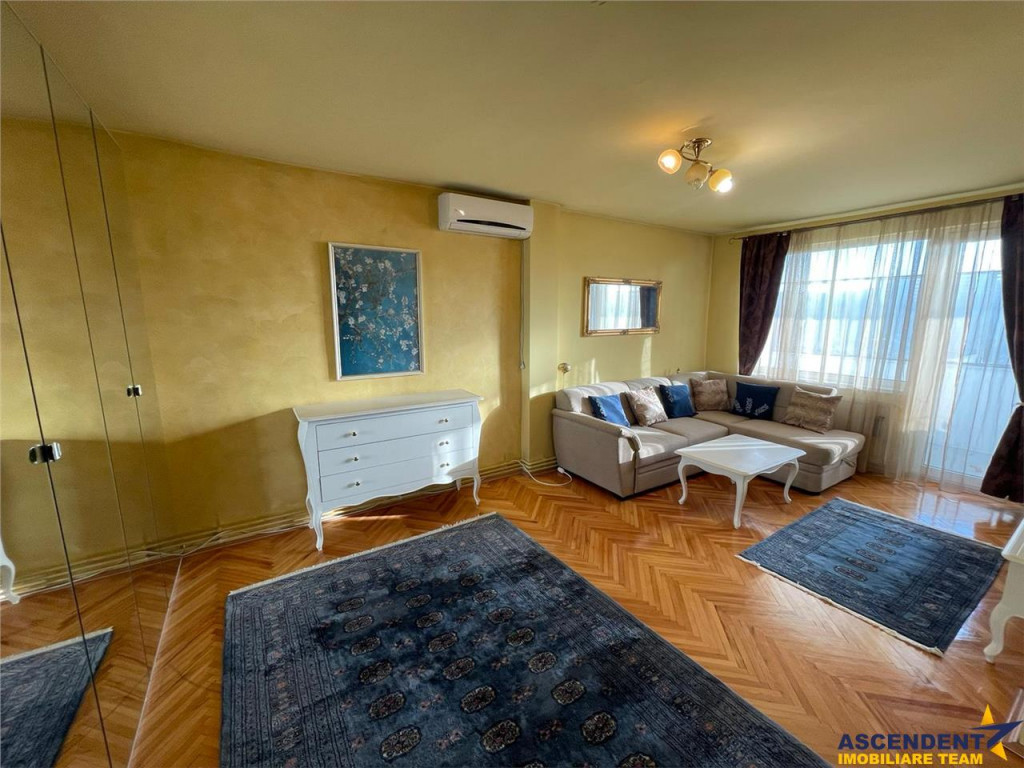 Eleganta si Confort: 3 Camere decomandate si spatioase in zo