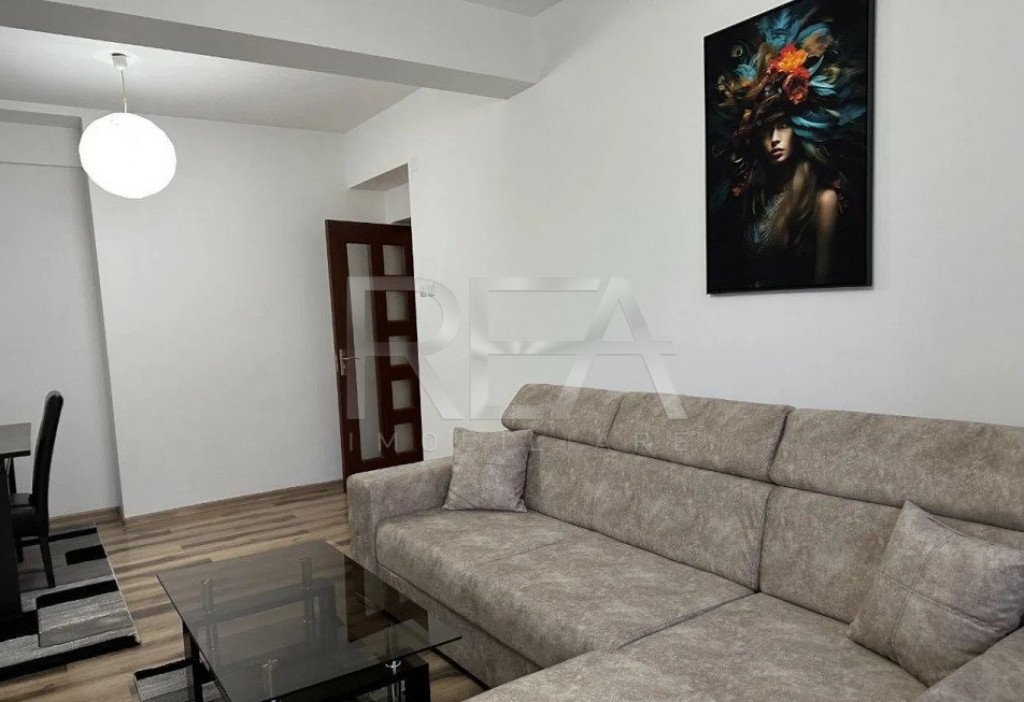 3 Camere Piata Romana Coloane