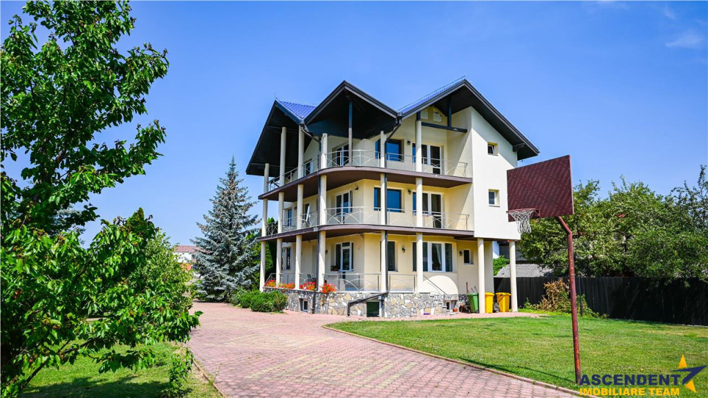 FILM!Vila eleganta cu foisor,crama,2.418 mp de liniste:spati