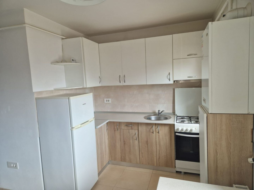 300 Euro!! Ap 1 camera Valea Lupului, et 2