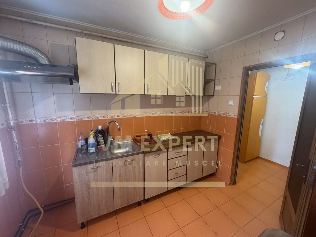 APARTAMENT 2 CAMERE ETAJ 2 CAMPULUNG