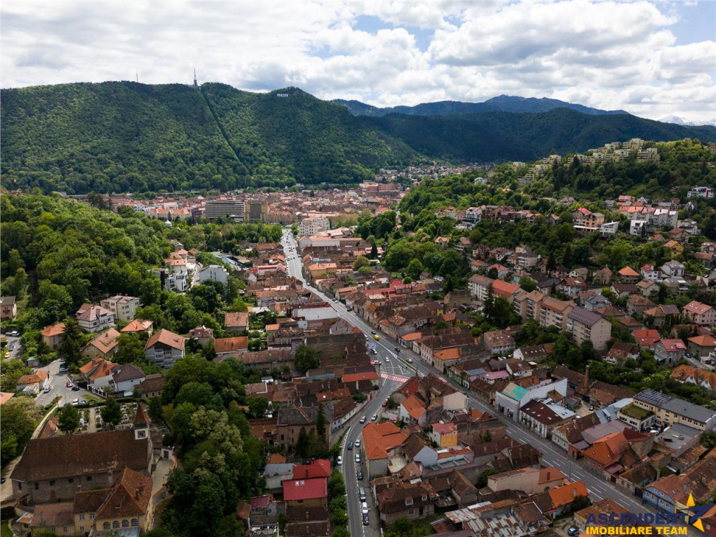 FILM! Imobil doua camere in casa spatiu comercial teren 270