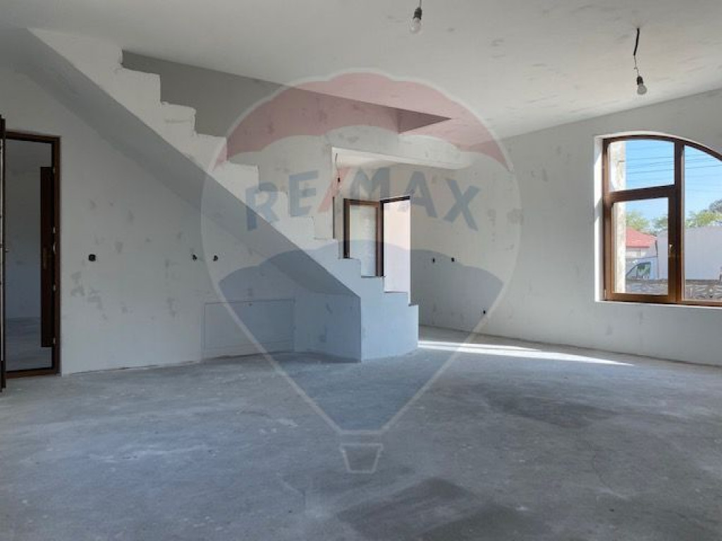 Vanzare vila cu 5 camere-Sat Serdanu.Com. Lunguletu/ Jud....