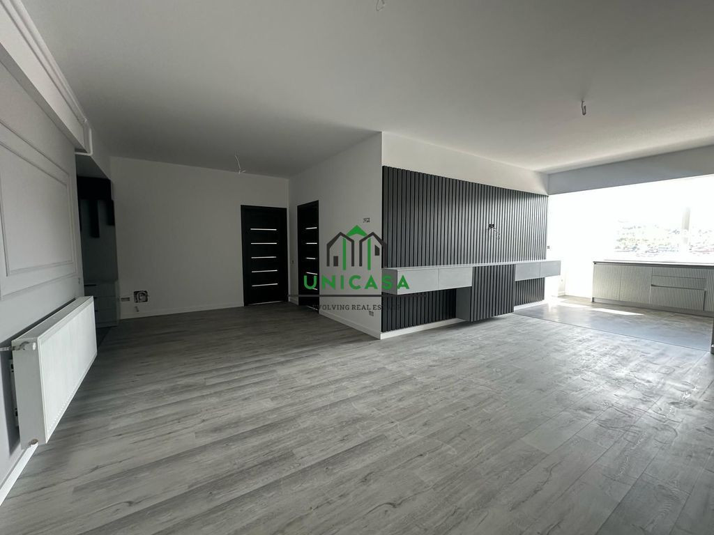 Apartament 4 camere - Zona Centrala