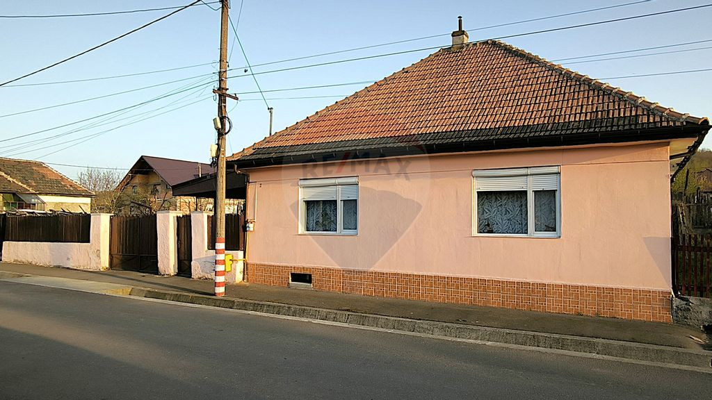 Casă cu 4 camere și curte generoasă in Copsa Mica