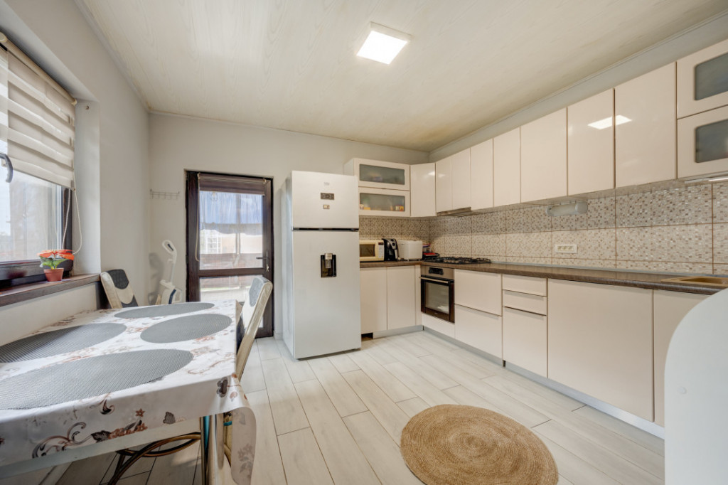 TANTAVA - GRADINARI, CASA 70 MP, LOT - 1557 MP!