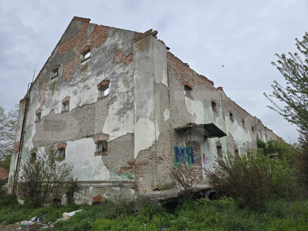 Hala industriala de vanzare, 1100 mp, zona Botizului
