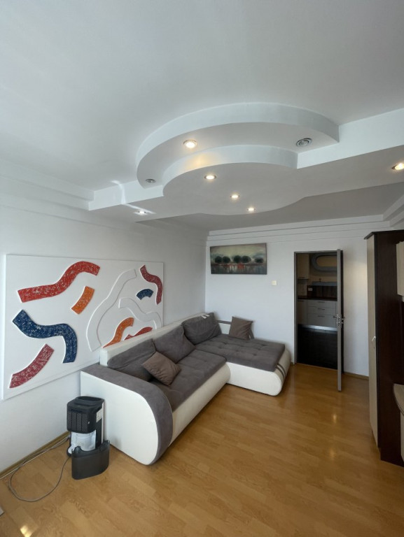 Apartament de vanzare cu 3 camere, 64 mp, zona semiluna