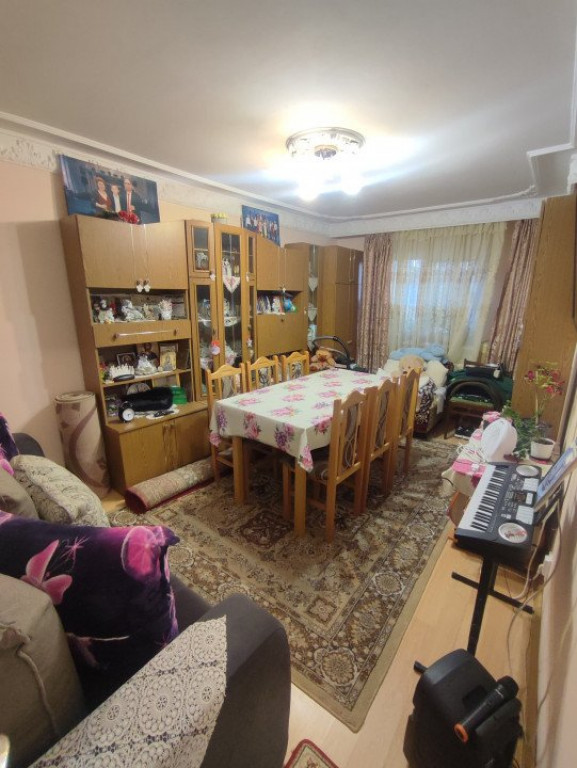 APARTAMENT 3 CAMERE DECOMANDAT, CANTA