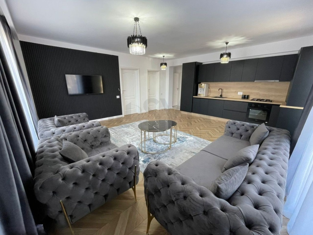 Apartament spatios 3 Camere Damaroaia