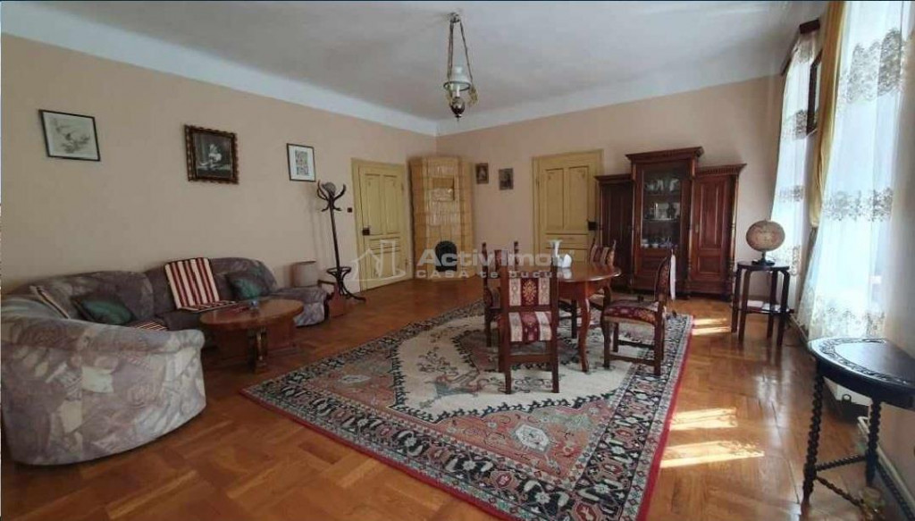 Casa Saseasca Hala 307 mp 1.100 teren - Vulcan Brasov