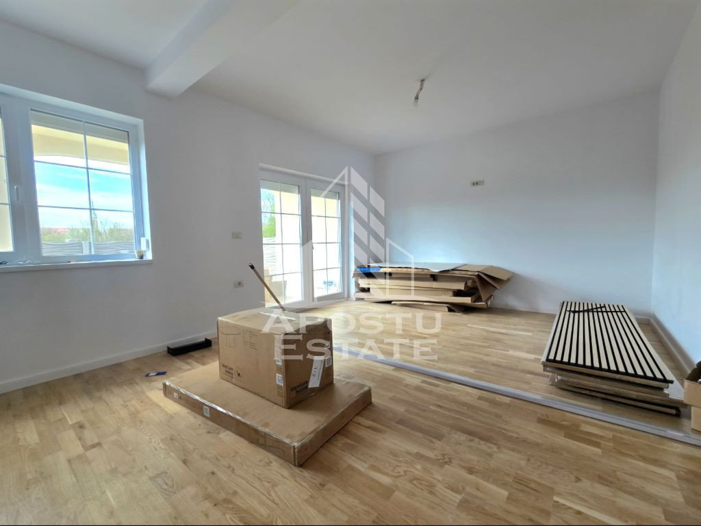 Jumatate de duplex, modern, cu 4 camere si 2 bai, Sag, va...