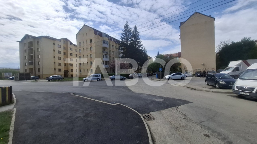 Apartament 3 camere de vanzare decomandat 73 mp zona Rahovei