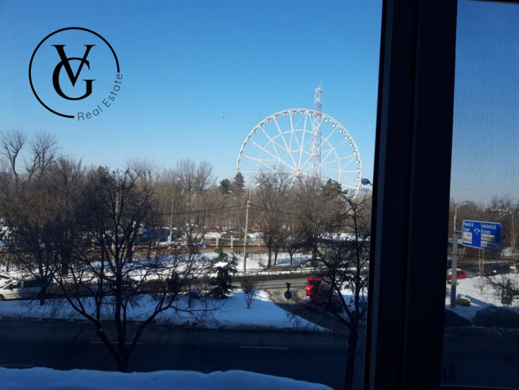 Apartament decomandat de 3 camere - zona Lacul Tei