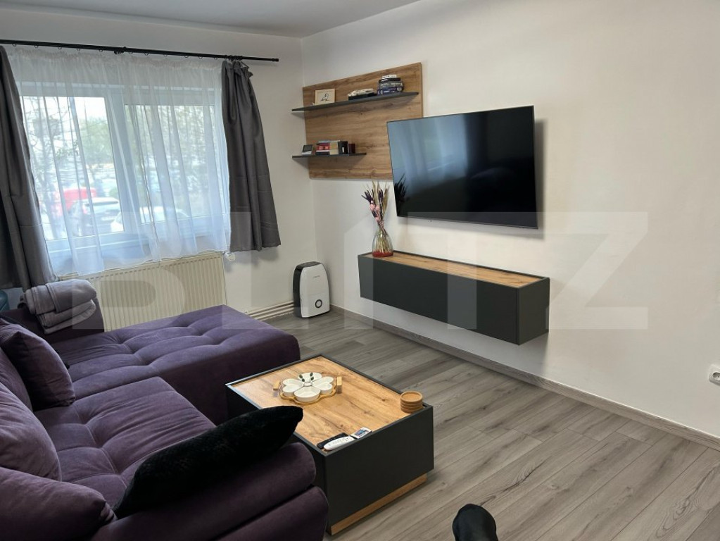 Apartament 3 camere, 55mp utili , decomandat, zona Valea Aur