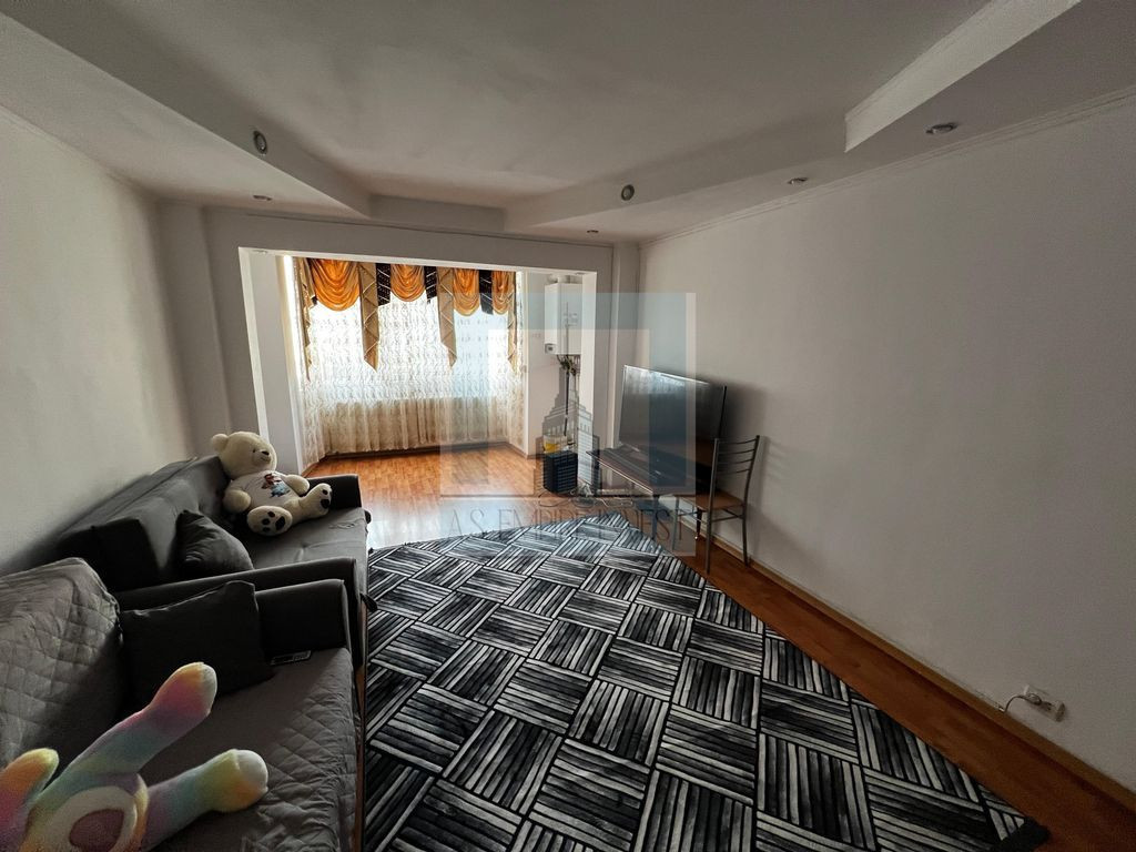 Apartament 3 camere dec. mobilat/utilat-zona Stefan cel M...