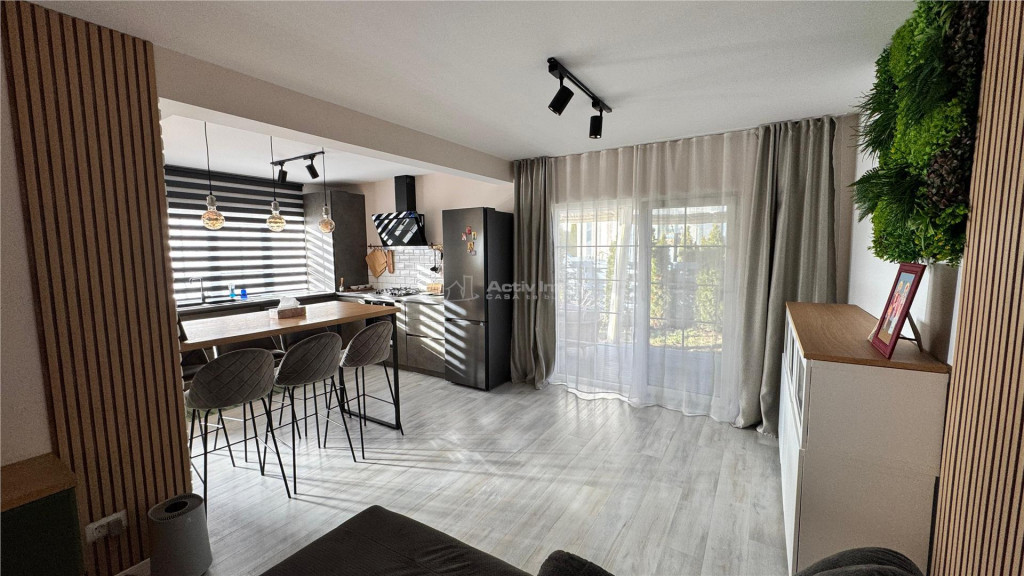 Casa tip duplex - 3 camere - 100 mp - Lisaura