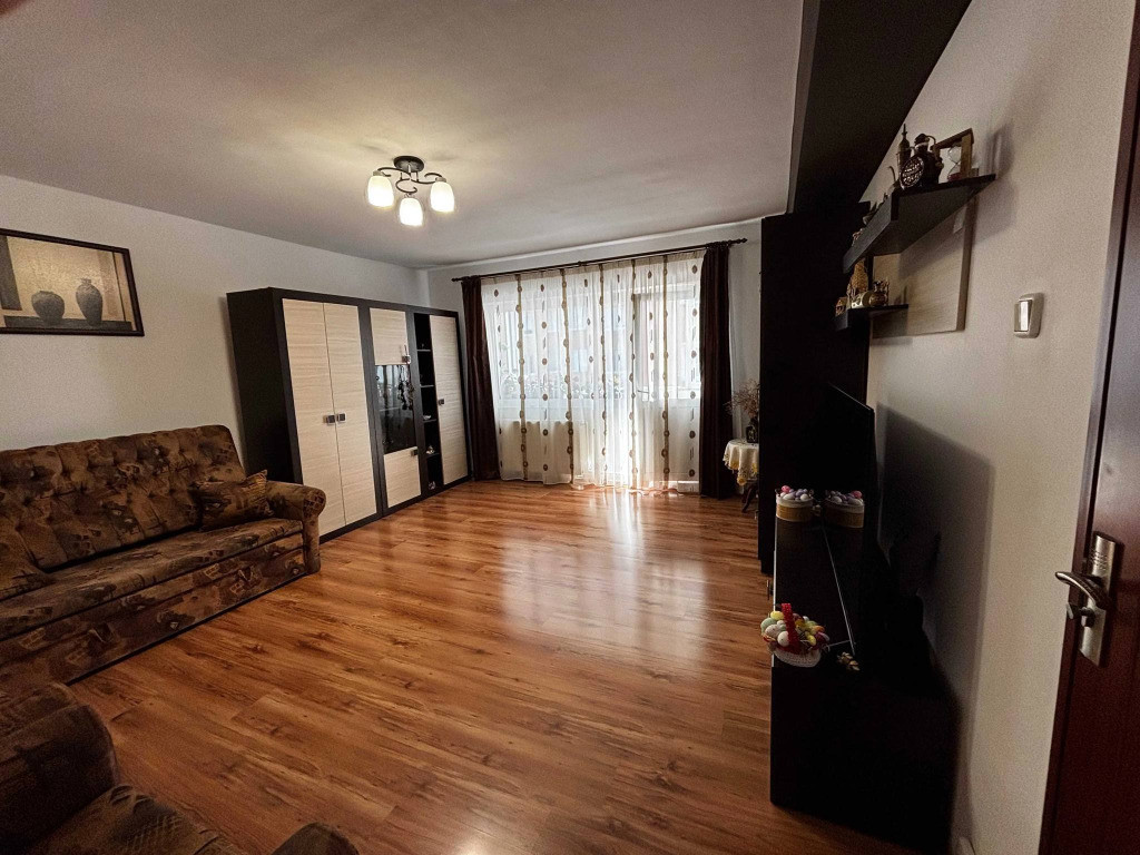 Apartament cu 2 camere, decomandat - zona Scriitorilor.