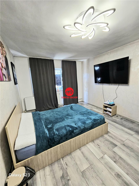 Apartament 4 Camere Decomandat, Etaj 2, Renovat Recent, Zon