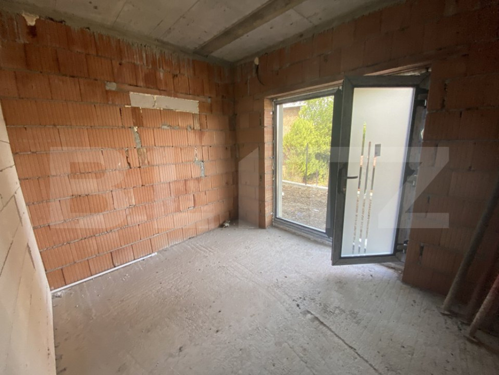 Apartament cu 3 camere, 40 mp, decomandat, zona Porolissum