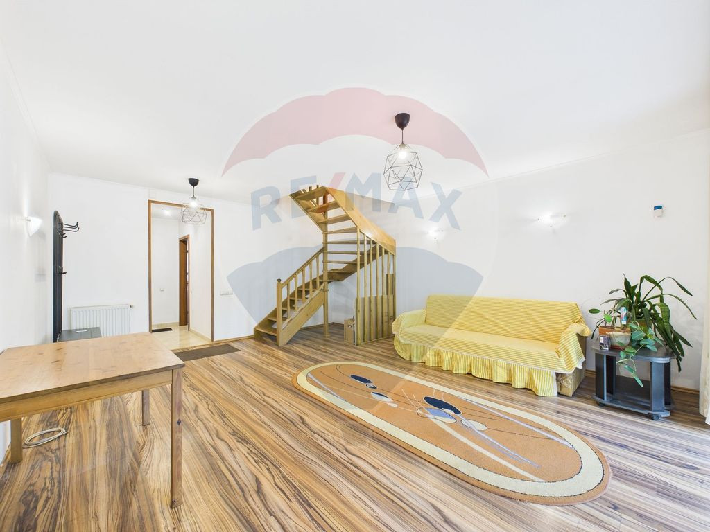 Casă / Vilă cu 4 camere de vânzare Mogosoaia