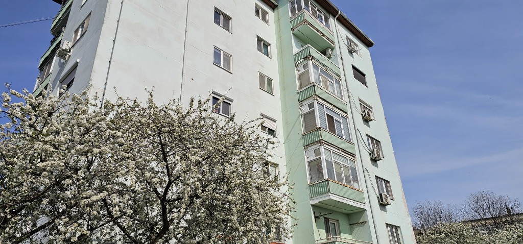 Mangalia , bloc nou 2012/ etaj 1