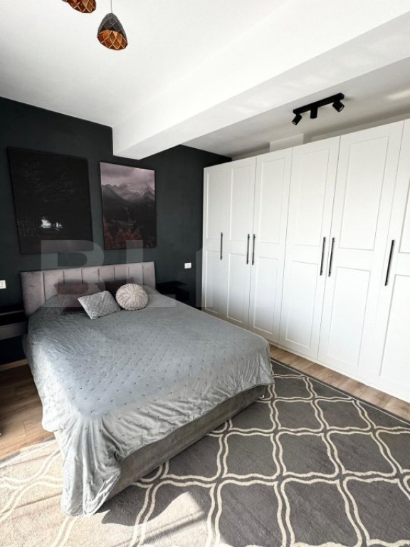 Apartament tip penthouse de vanzare, 2 camere, terasa, zona