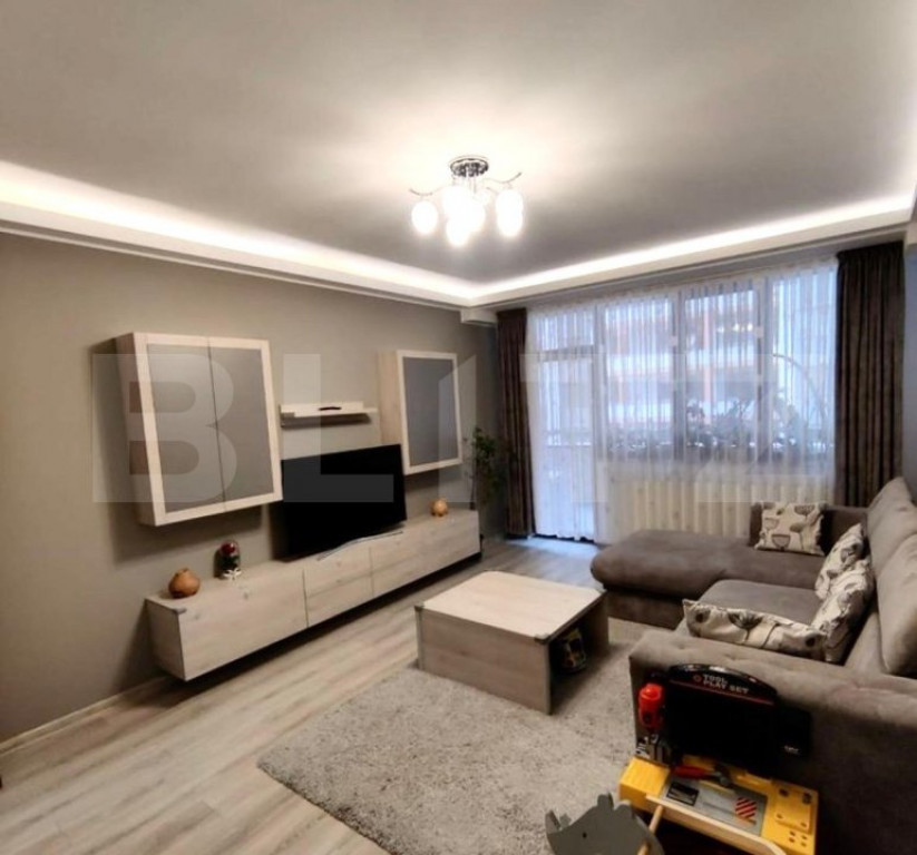 Apartament de vanzare, cu 3 camere, 99 mp, terasă de 11 mp