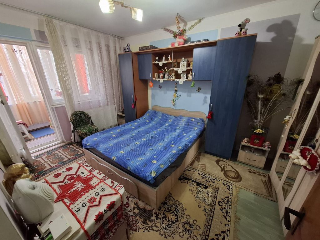 Apartament 2 camere decomandat sector 4 - Bd Obregia Turn...