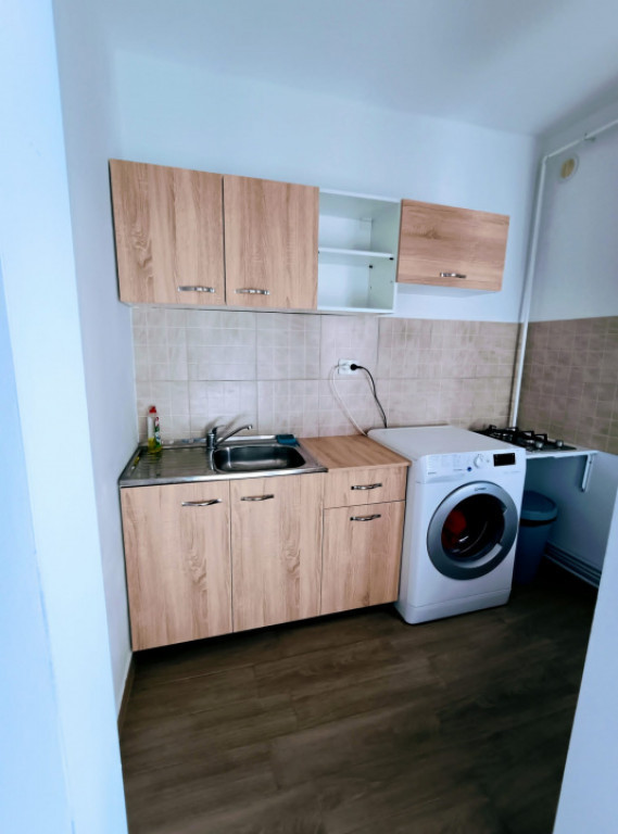 Garsonieră complet renovată, gata de mutat