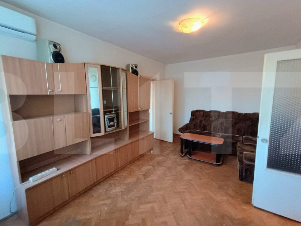 Apartament de vanzare, cu 2 camere, 52 mp, zona Pajura