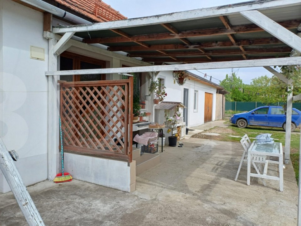 Blitz Arad va ofera spre vanzare casa superba in Loc. Varfur