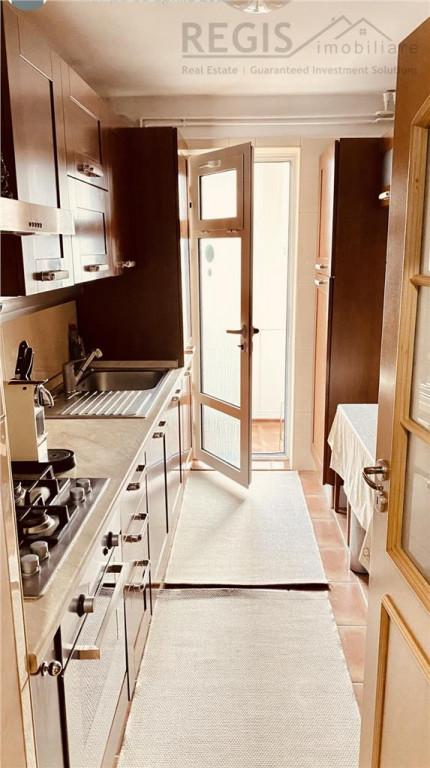 2 camere decomandat la etaj mediu, Cartier Noua