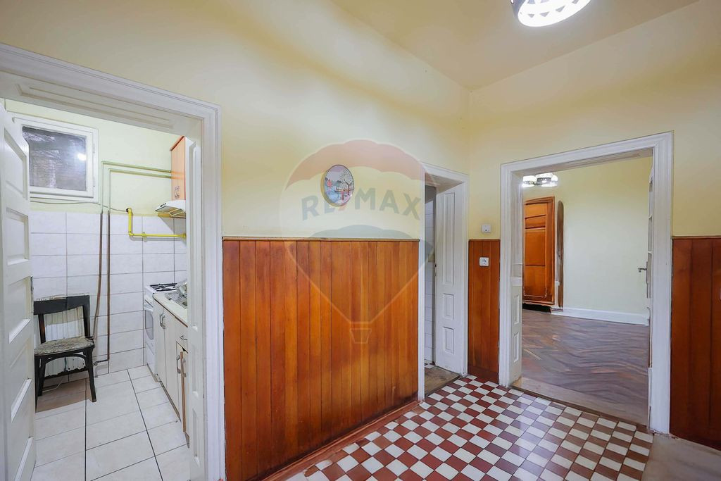 Apartament cu o cameră la casă, în Ioșia, de închiriat