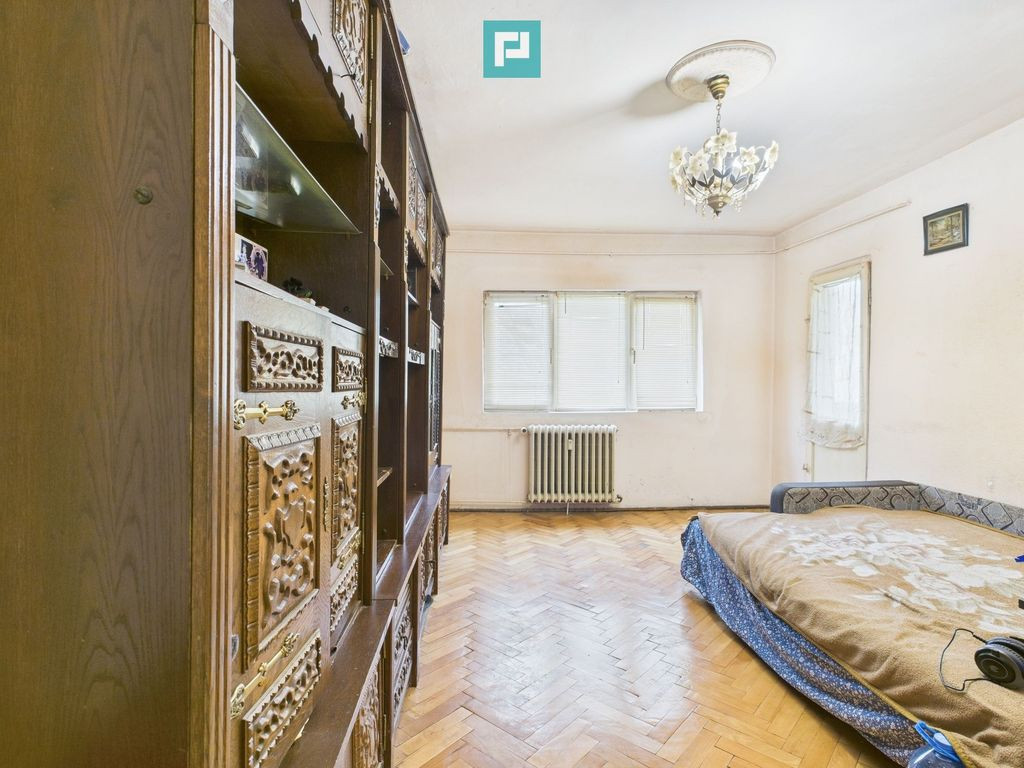 Apartament 3 camere si garaj, Plavaț II