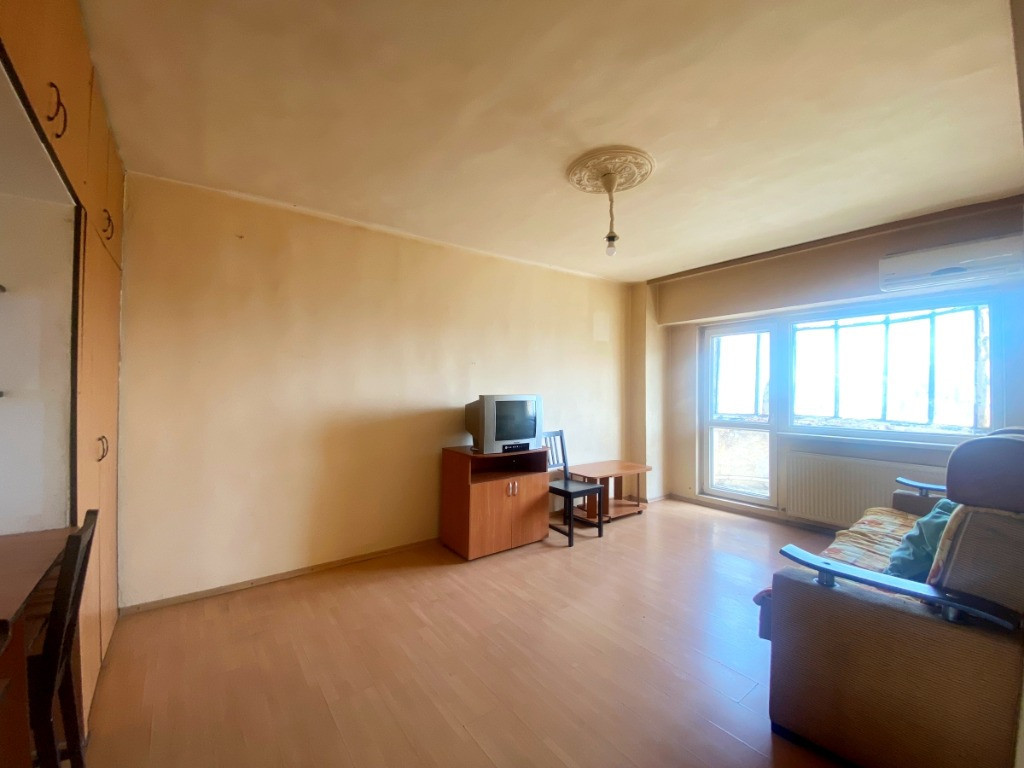 Vitan- 37mp- bloc 1984- et 7/8- necesita renovare- ZERO comision