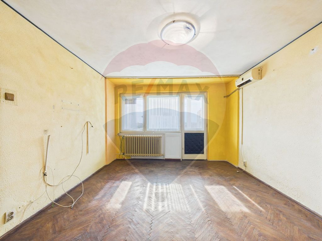 Apartament cu 3 camere de vanzare Drumul Taberei -Metrou ...