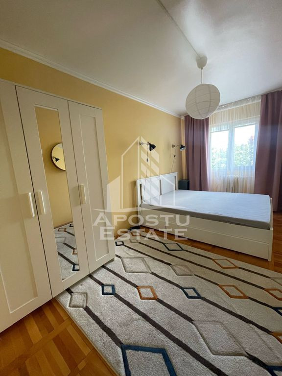 Apartament 3 camere, zona Sagului, etaj intermediar