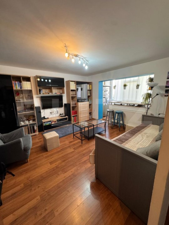 Apartament de vanzare cu 3 camere, 66 mp, zona Micro 4