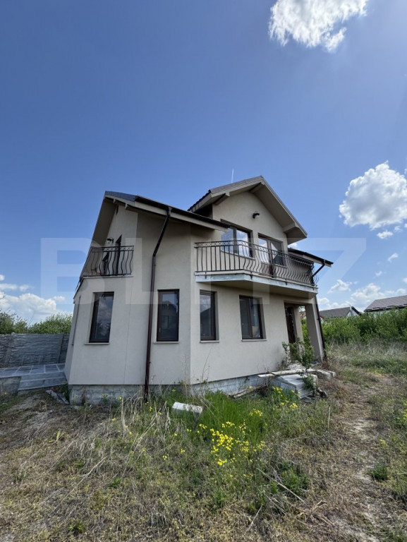 Casa de vanzare cu 4 camere, 119 mp, 929 mp teren, Simnicul