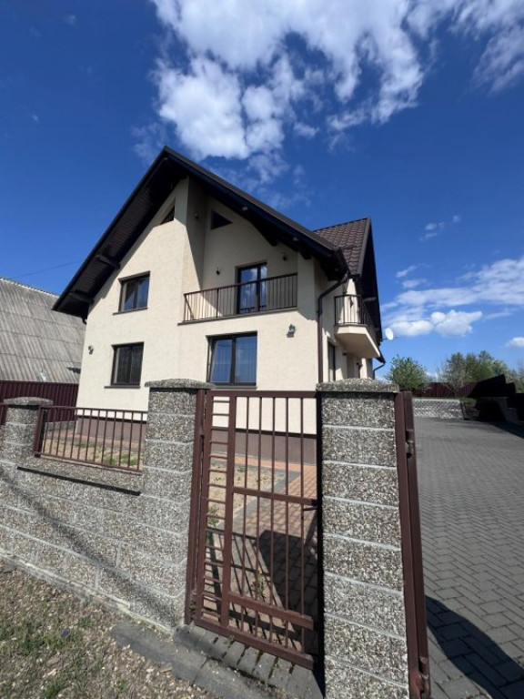 Casa individuala cu 5 camere, 450mp teren, Satu Mare