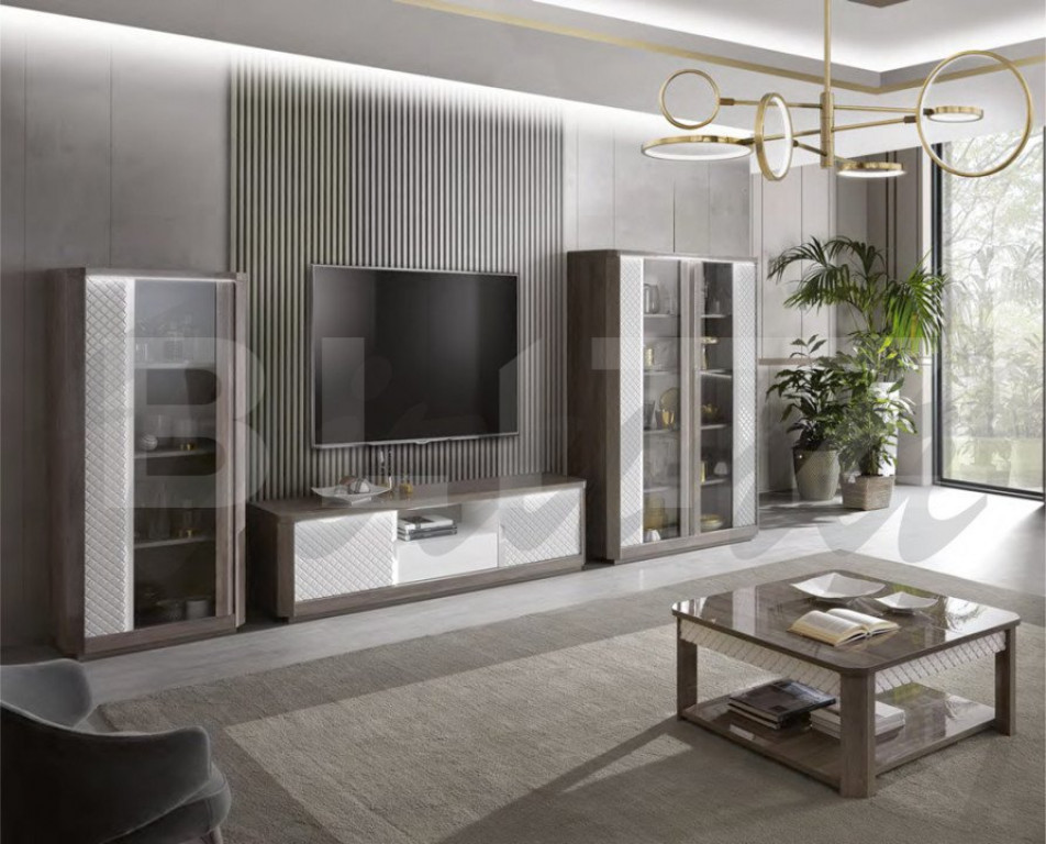 Apartament cu 3 camere, 2 bai, centrala proprie, zona Ara...