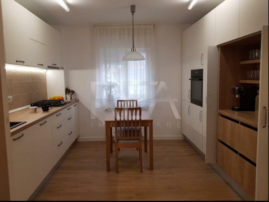 De Vanzare 2 Camere 61 M ZONA BANEASA plus doua locuri de
