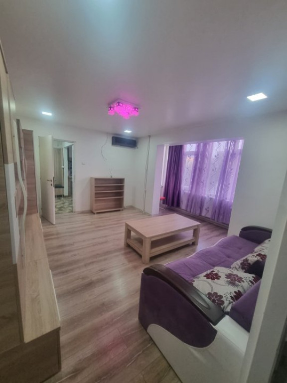 Apartament de inchiriat cu 3 camere, 65 mp, zona Dezrobirii