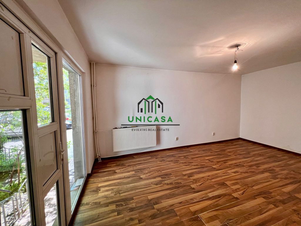 Garsoniera/Spatiu Comercial/Ostroveni