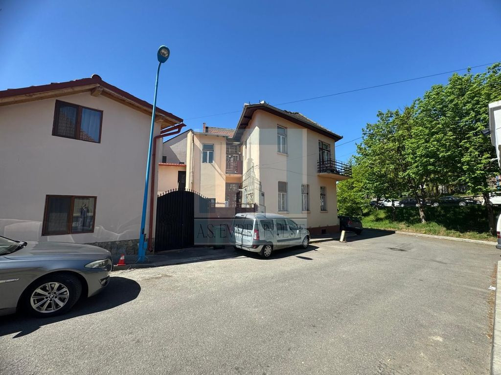 Apartament 2 camere mobilat - zona Centrul Vechi