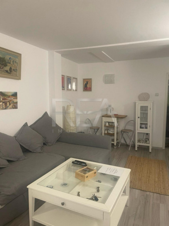 Garsoniera, mobilata si utilata, et 2/ Domenii