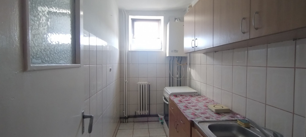 65900euro!Tatarasi!Apartament 2 camere,decomandat,balcon!