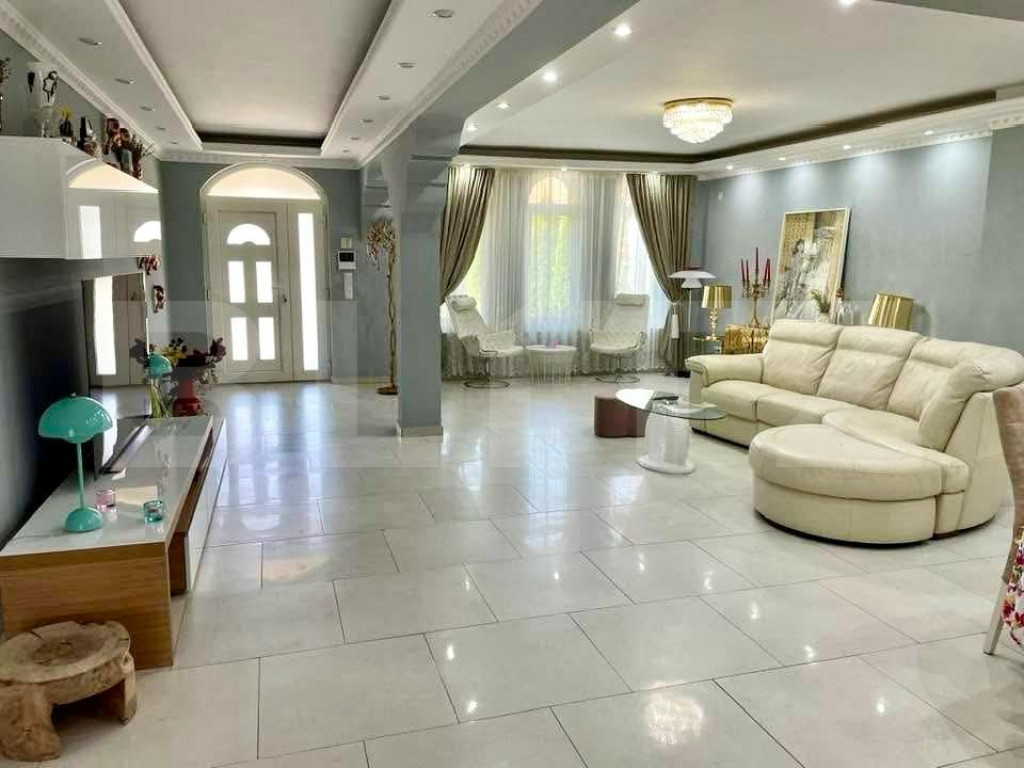 Casă de vânzare la cheie – Blaj – 226 mp utili, teren