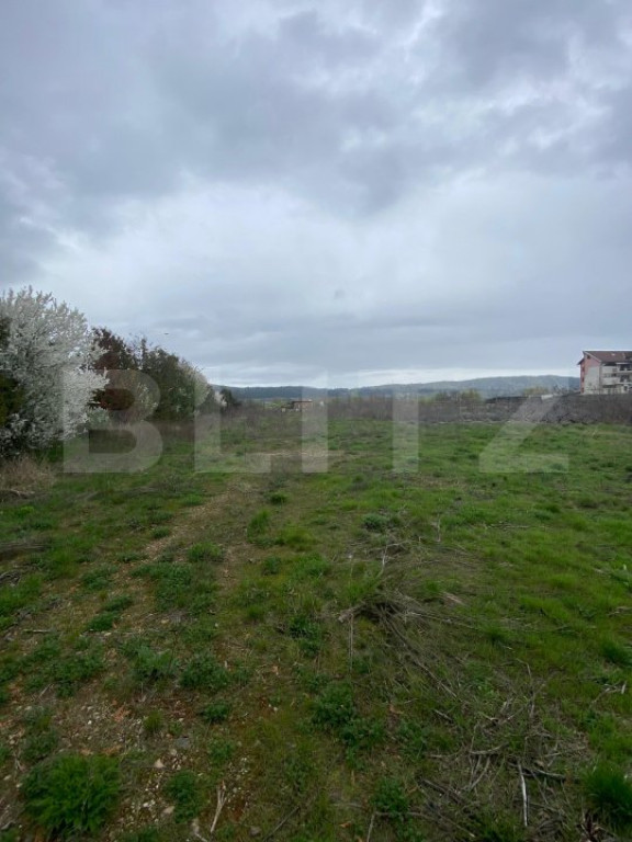 Teren intravilan, acces la autostradă, in Luna langa Campia